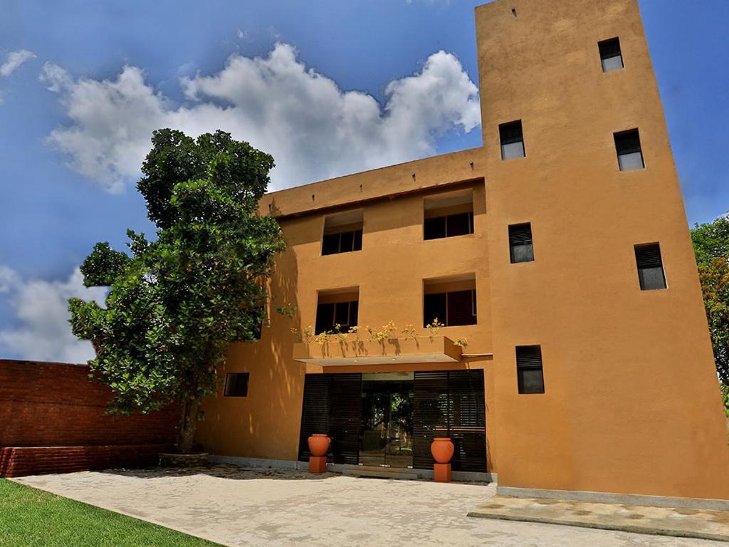Lily'S Resort Habarana Exterior photo