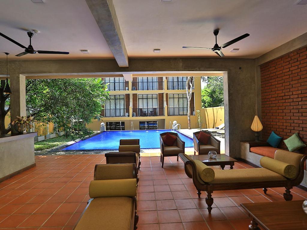 Lily'S Resort Habarana Exterior photo